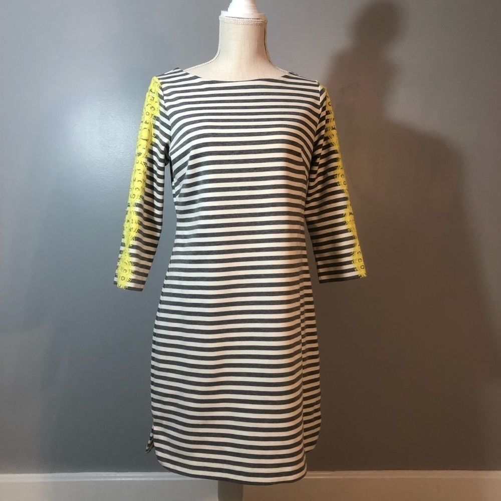 Eliza J Dress Gray White Striped Yellow Appliqué 3/4 Length Sleeve Crew Neck 6👍